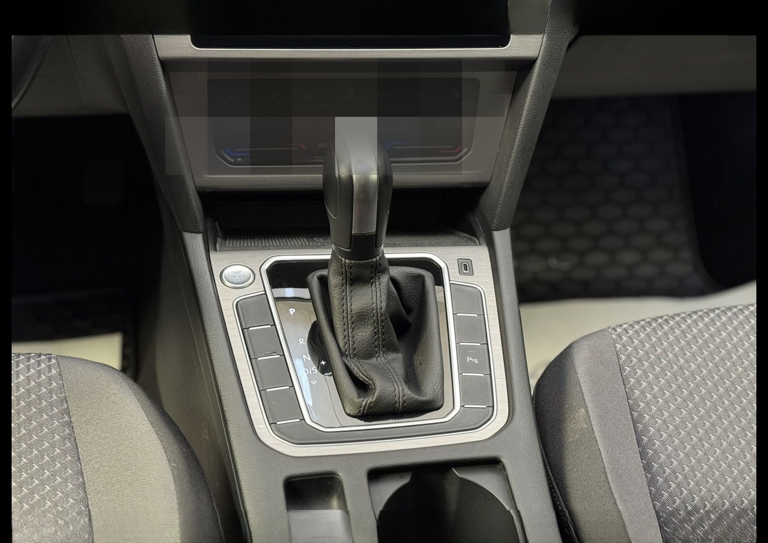 Volkswagen Passat Variant 2.0 TDI DSG AHK/Kamer/Navi/LED foto 18