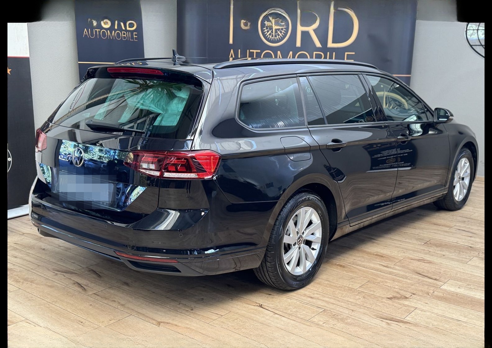 Volkswagen Passat Variant 2.0 TDI DSG AHK/Kamer/Navi/LED foto 9