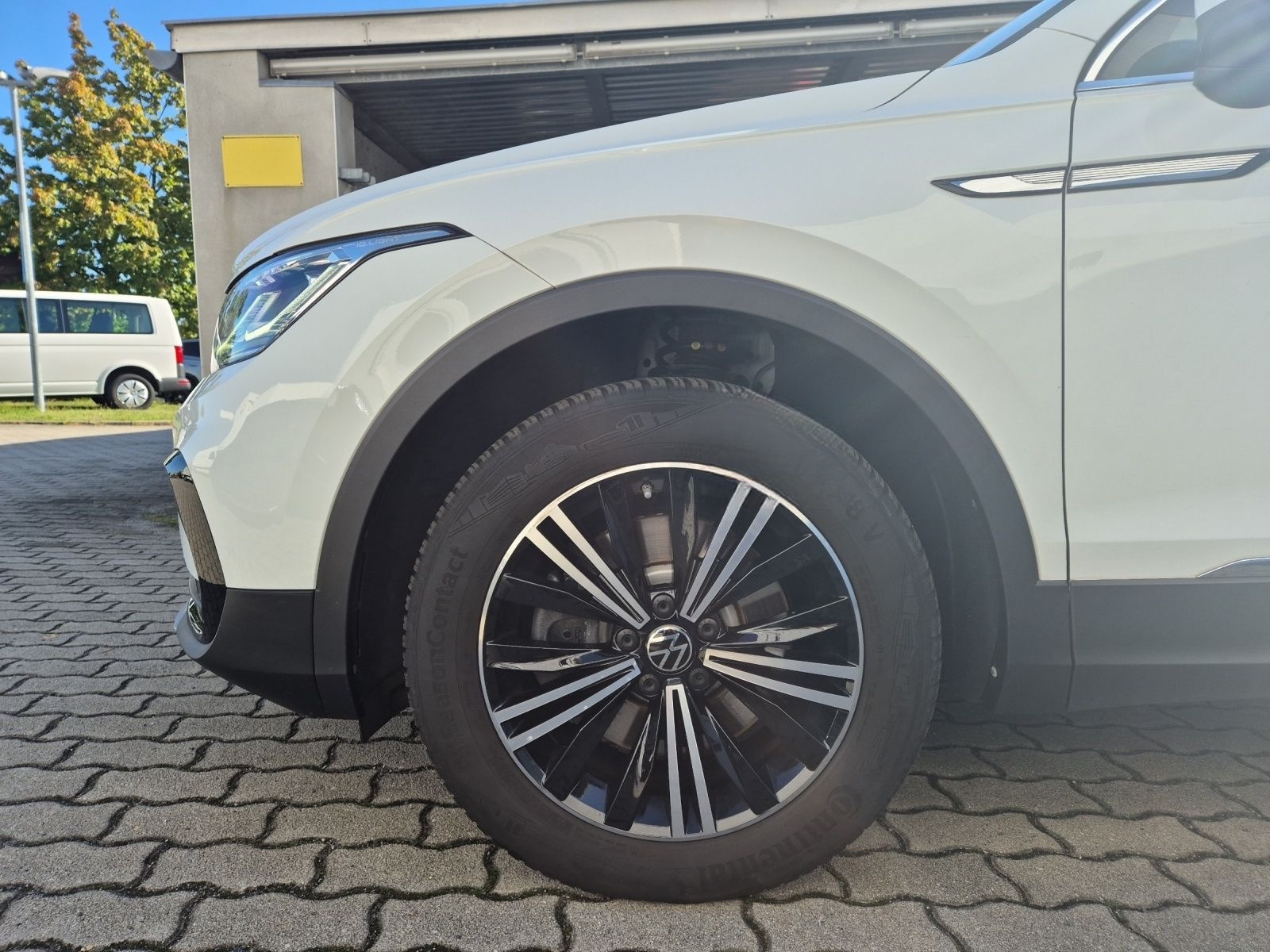 Volkswagen Tiguan TDI Elegance DSG 4M Matrix AID Pano ACC P foto 9