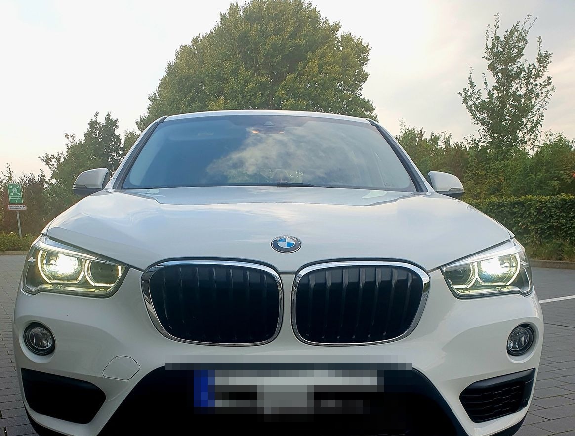 BMW X1 sDrive18d Advantage foto 3