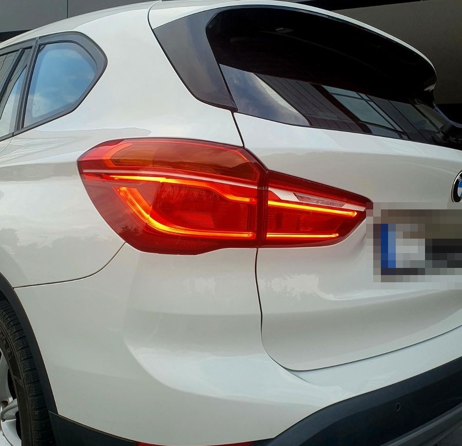 BMW X1 sDrive18d Advantage foto 7