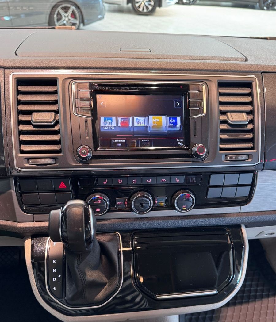 Volkswagen T6 Multivan DSG ACC Navi  AHK.2.HD foto 21