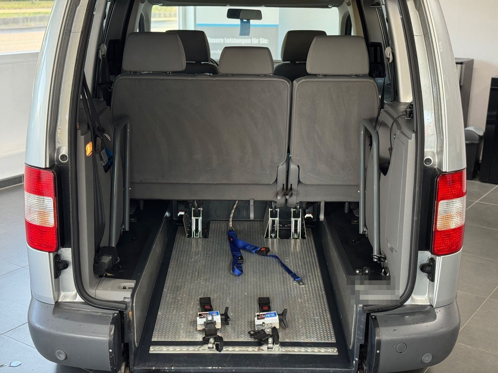 Volkswagen Caddy Life 1.6 Behindertengerecht-Rampe foto 11