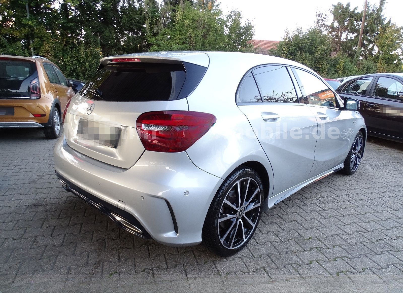 Mercedes-Benz A 180 AMG-PAKET PEAK EDITION"LED"NIGHT"NAV"LEDER foto 6