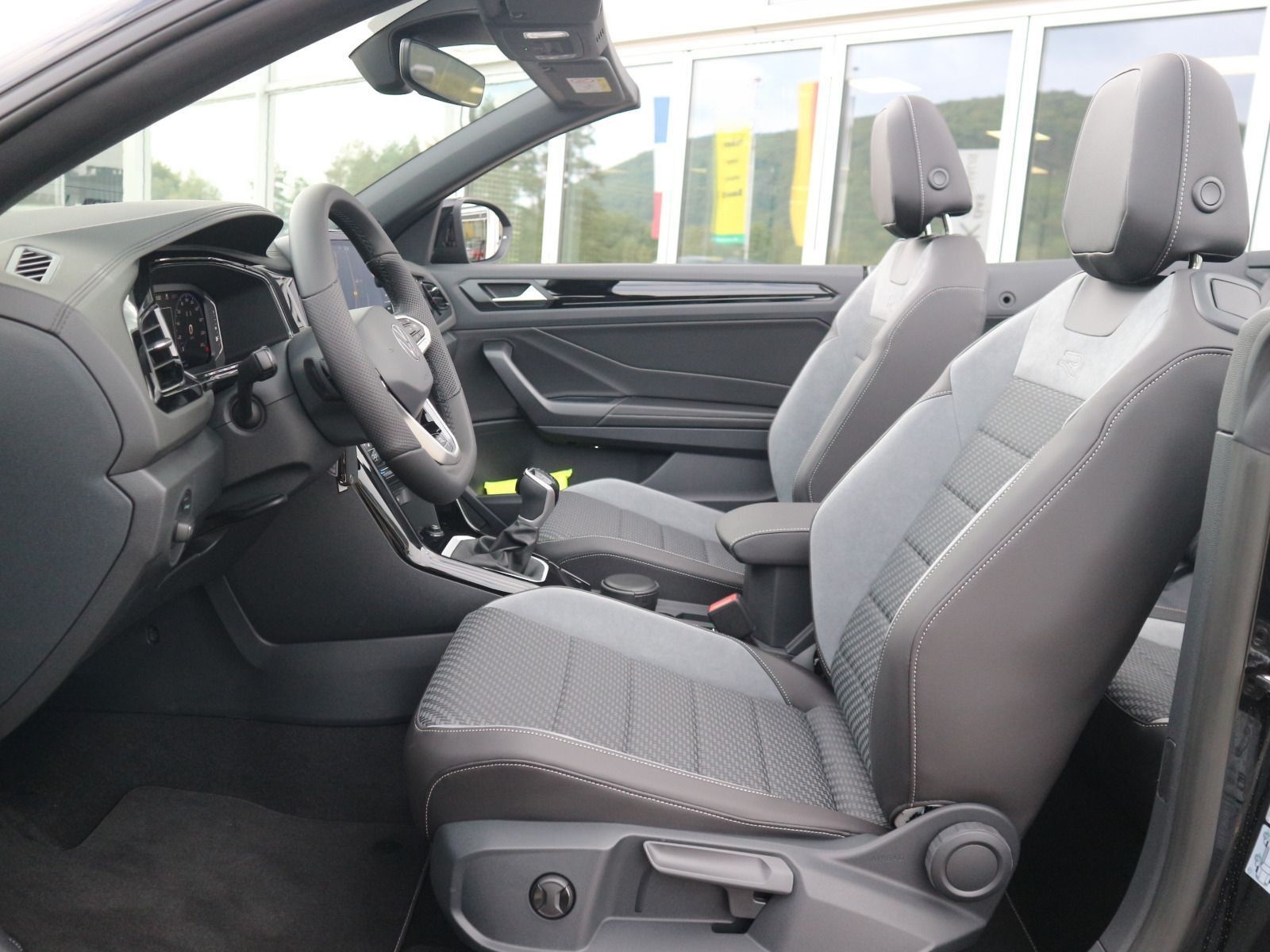Volkswagen T-Roc Cabriolet R-Line 1.5 TSI OPF (150 PS) DSG foto 5