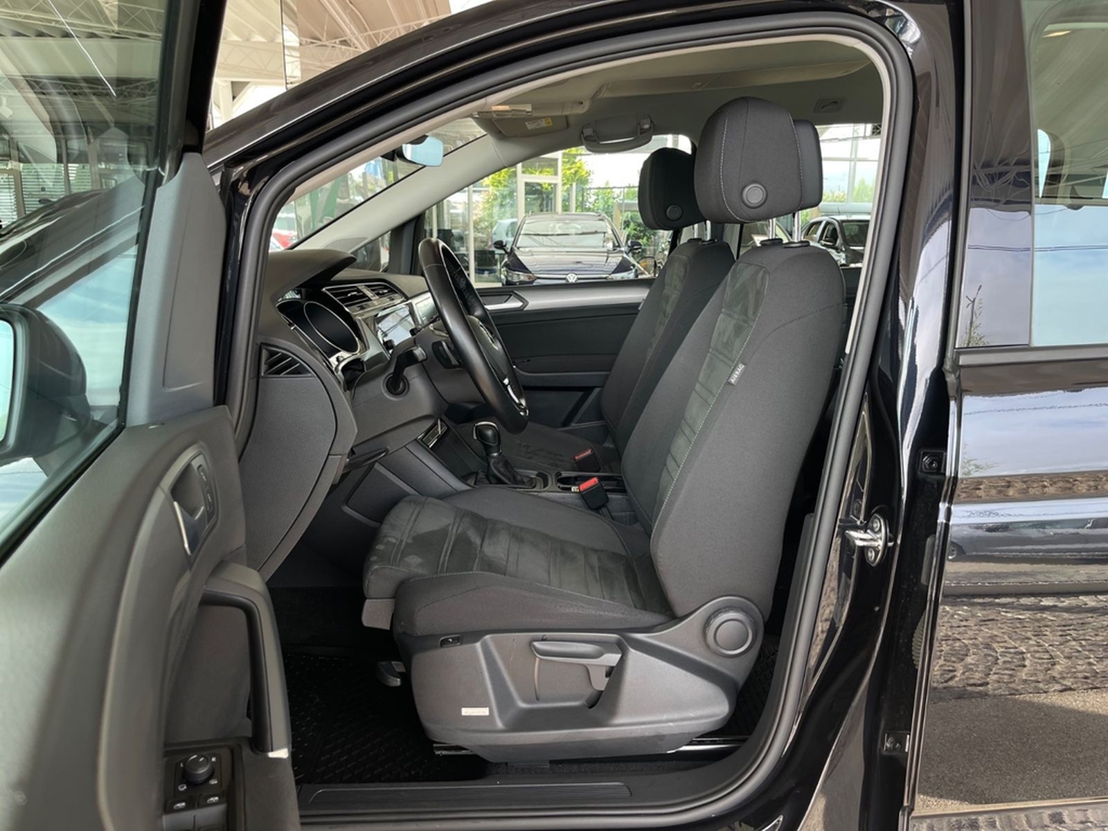 Volkswagen Touran*1.5 TSI*DSG*Comfortline*7-SITZE*AHK*LED* foto 15