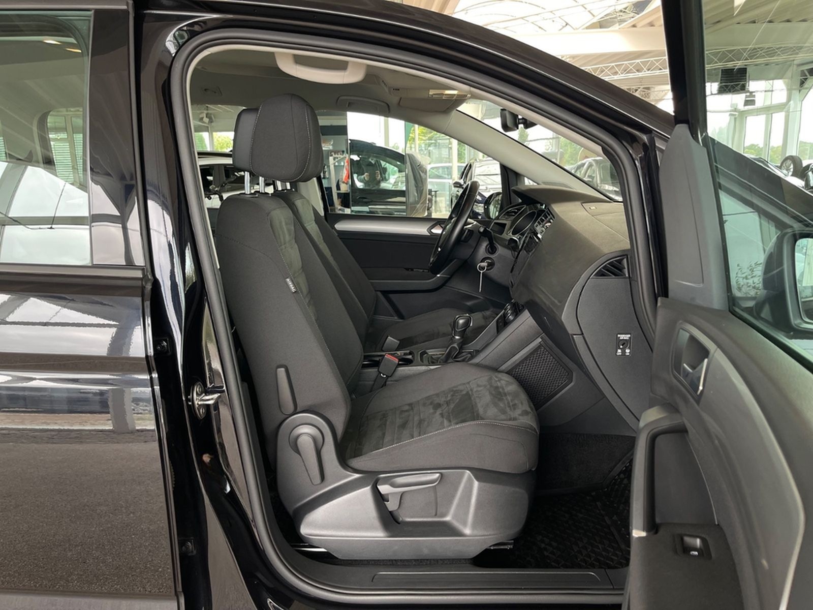 Volkswagen Touran*1.5 TSI*DSG*Comfortline*7-SITZE*AHK*LED* foto 21