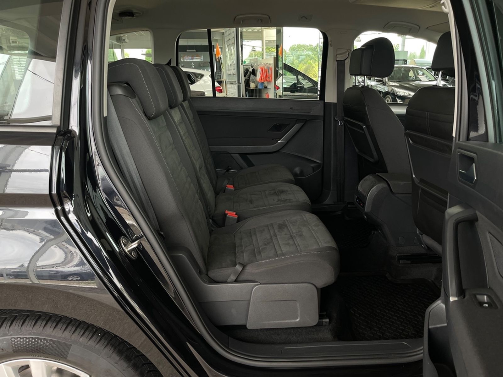 Volkswagen Touran*1.5 TSI*DSG*Comfortline*7-SITZE*AHK*LED* foto 24