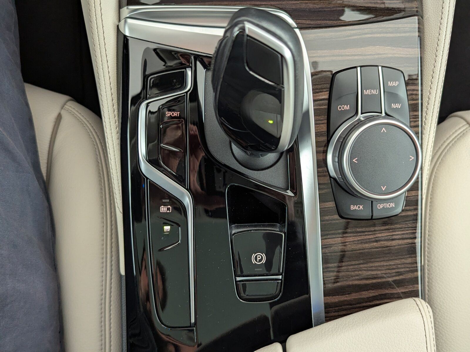 BMW 545 e xDrive Luxury Line LEDER+LED+NAVI+GSD+SHZ+ foto 22
