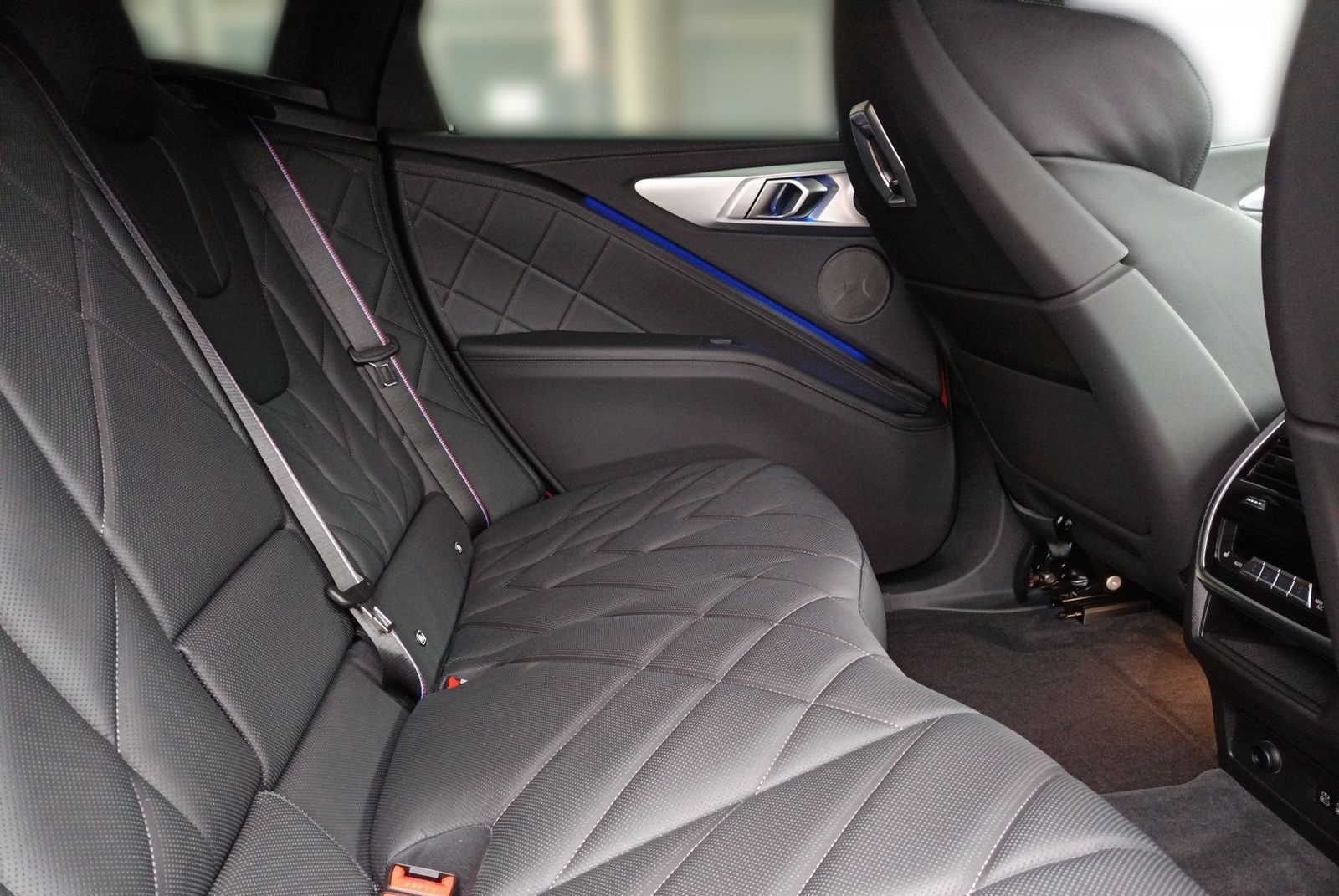 BMW XM 50e 22"ALU+ICONIC GLOW+AHK+AB ASSISTENT foto 21