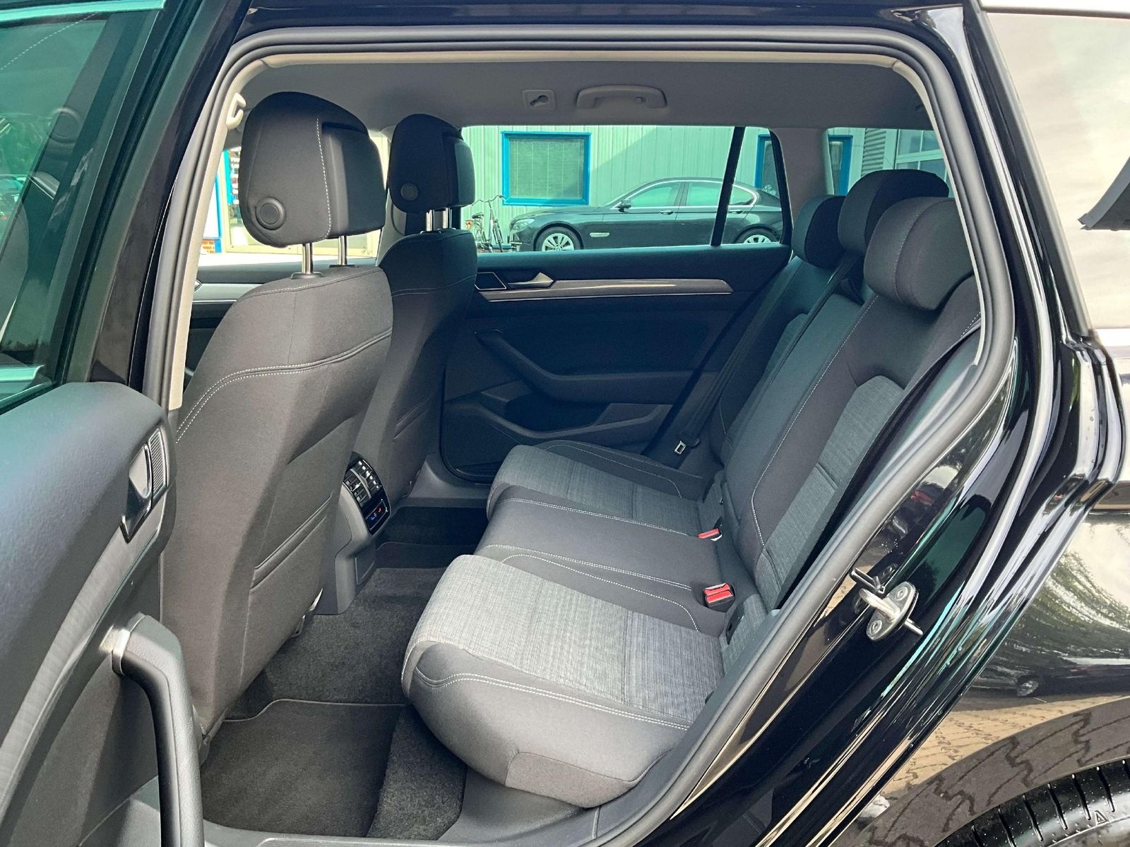 Volkswagen Passat Variant 2.0 TDI DSG Business foto 28
