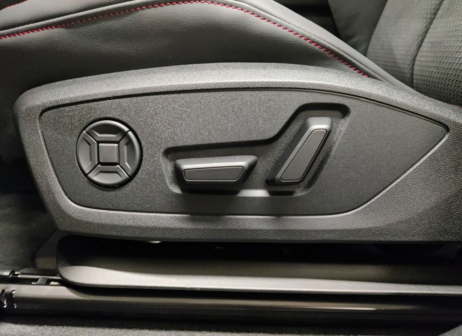 Audi Q3 SB 45 TFSI quattro S line/SONOS/PANO/ACC foto 18