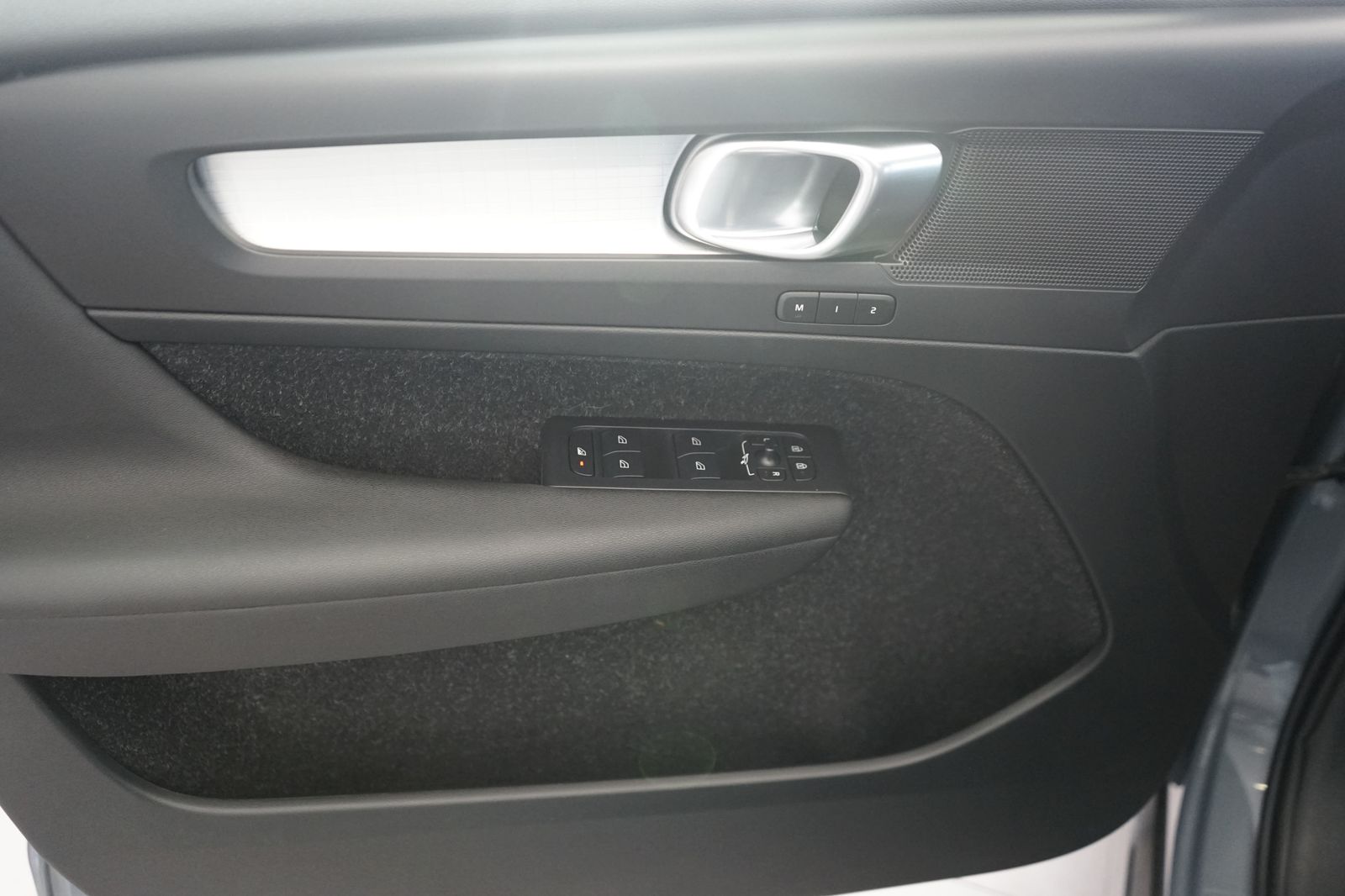 Volvo XC40 Momentum Pro 2WD+NAVI+PANO+TOT WINKEL+360°K foto 18