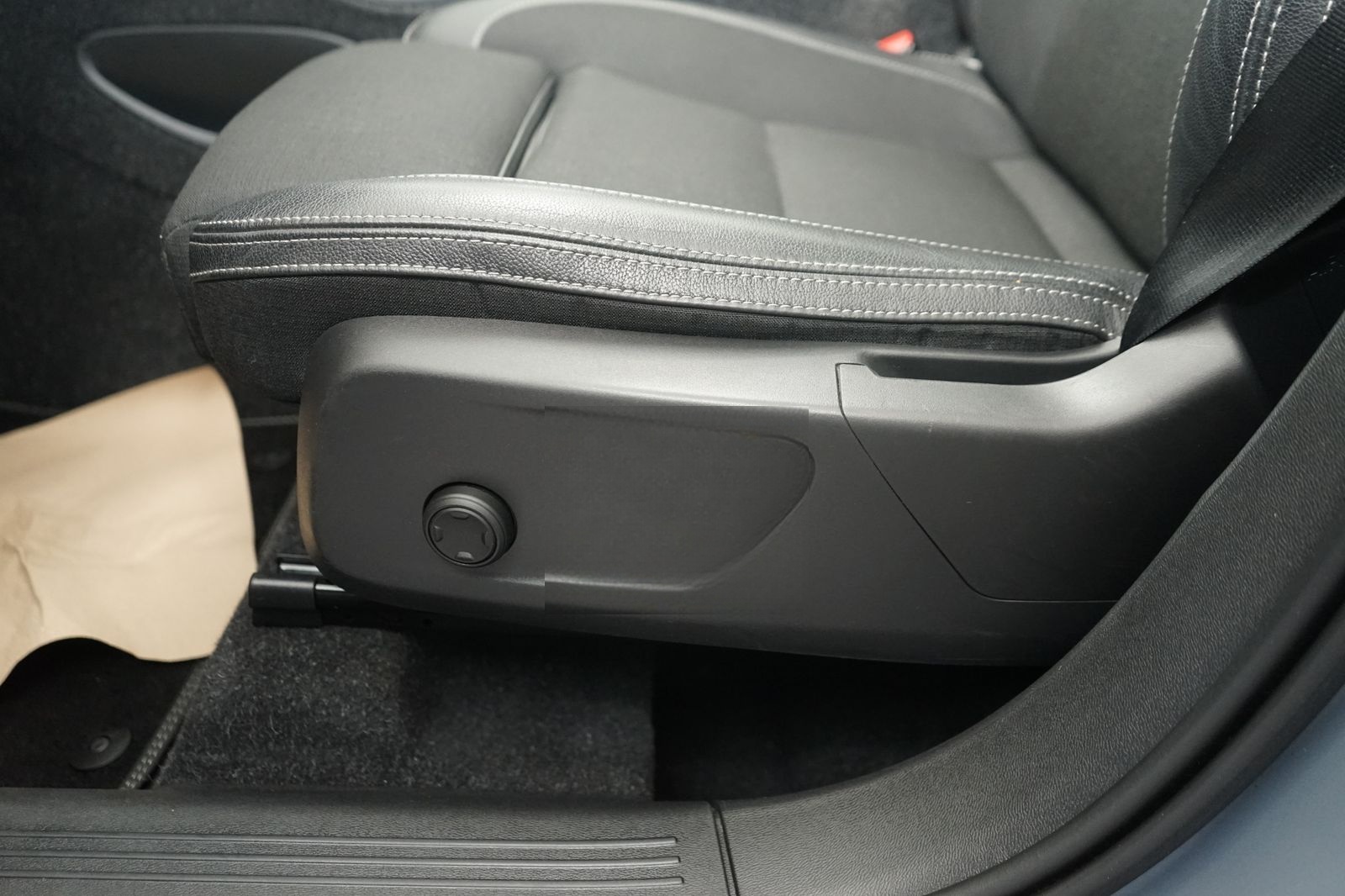 Volvo XC40 Momentum Pro 2WD+NAVI+PANO+TOT WINKEL+360°K foto 19