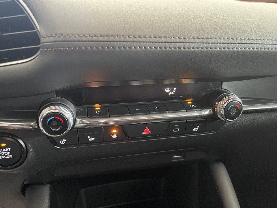 Mazda 3 2.0 122PS 6GS Selection HuD NAVI LED DAB+ foto 11