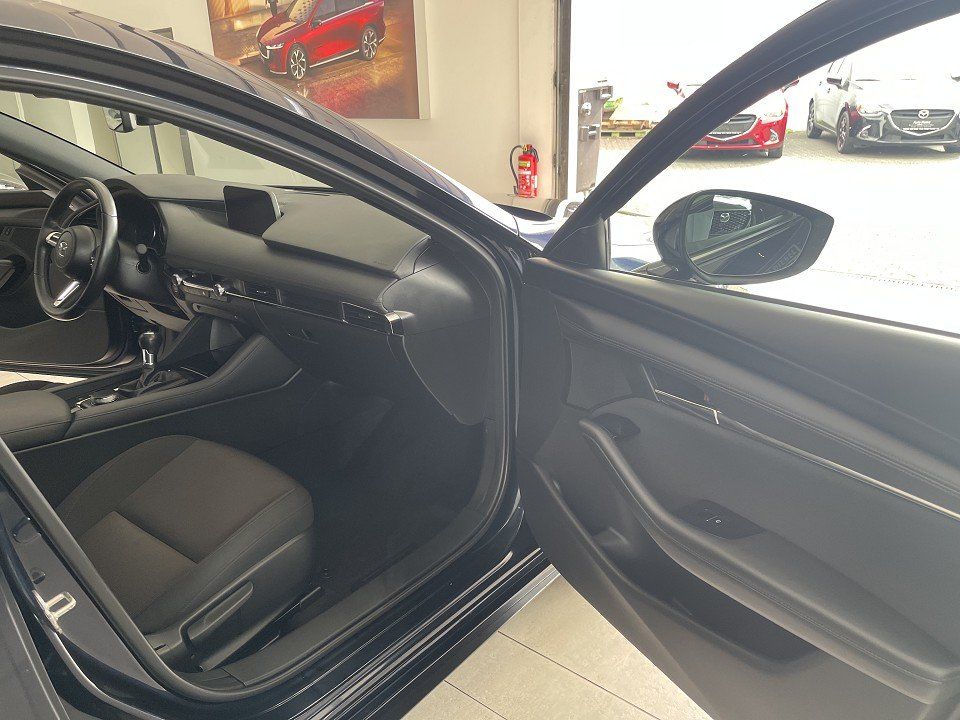 Mazda 3 2.0 122PS 6GS Selection HuD NAVI LED DAB+ foto 17