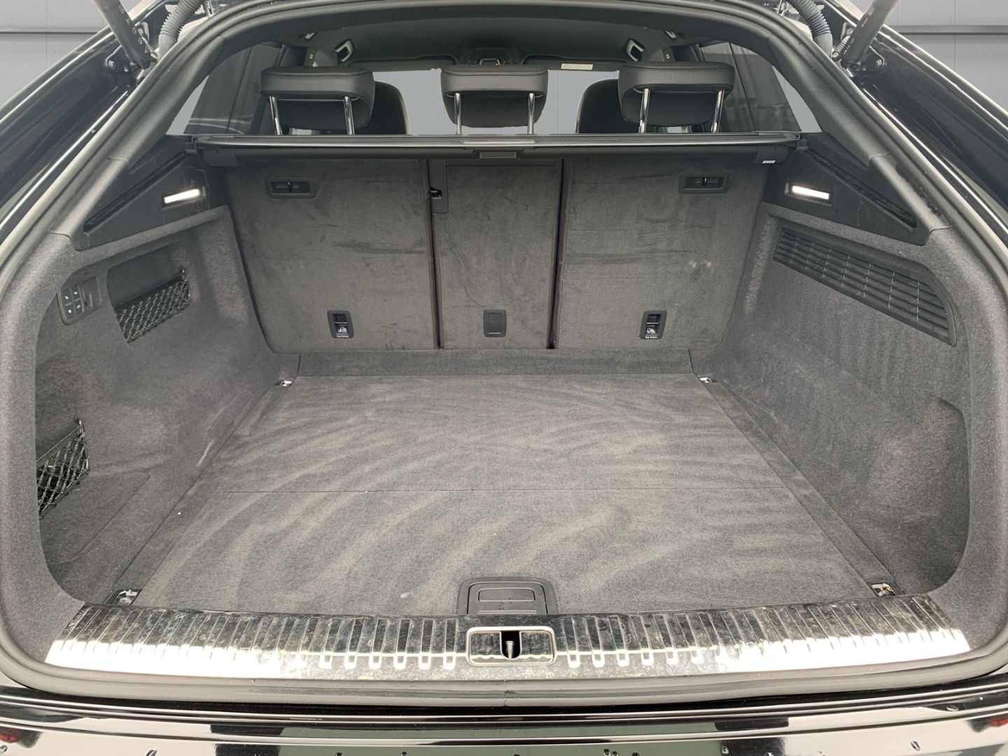 Audi Q8 S-line Sportpaket Luftfederung StandHZG AHK-e foto 15