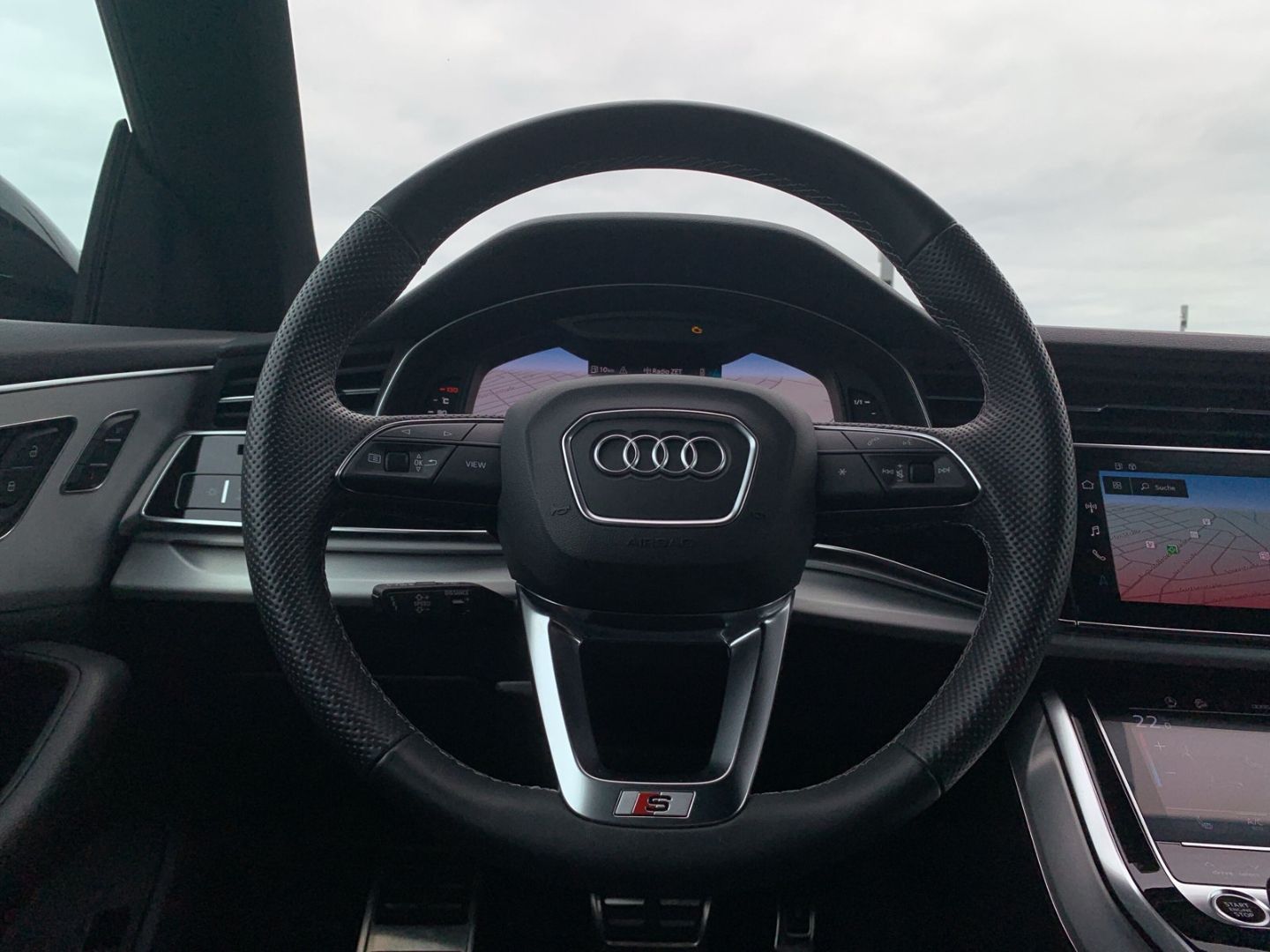 Audi Q8 S-line Sportpaket Luftfederung StandHZG AHK-e foto 9