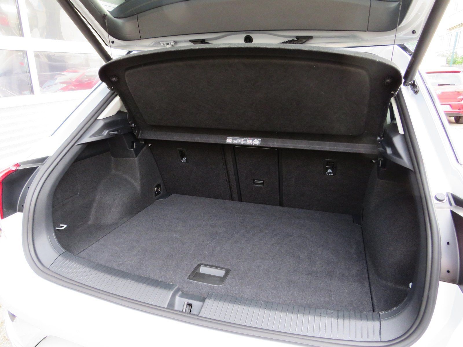 Volkswagen T-Roc 1.0 TSI Active /Sprachbedienung/DAB+/PDC v foto 11