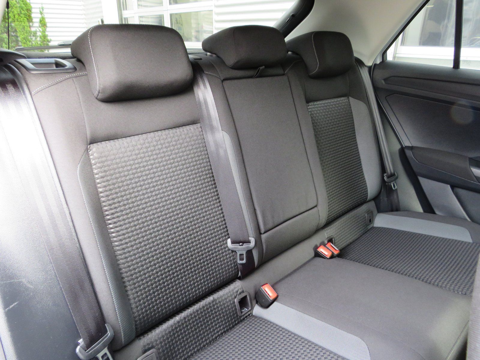 Volkswagen T-Roc 1.0 TSI Active /Sprachbedienung/DAB+/PDC v foto 10