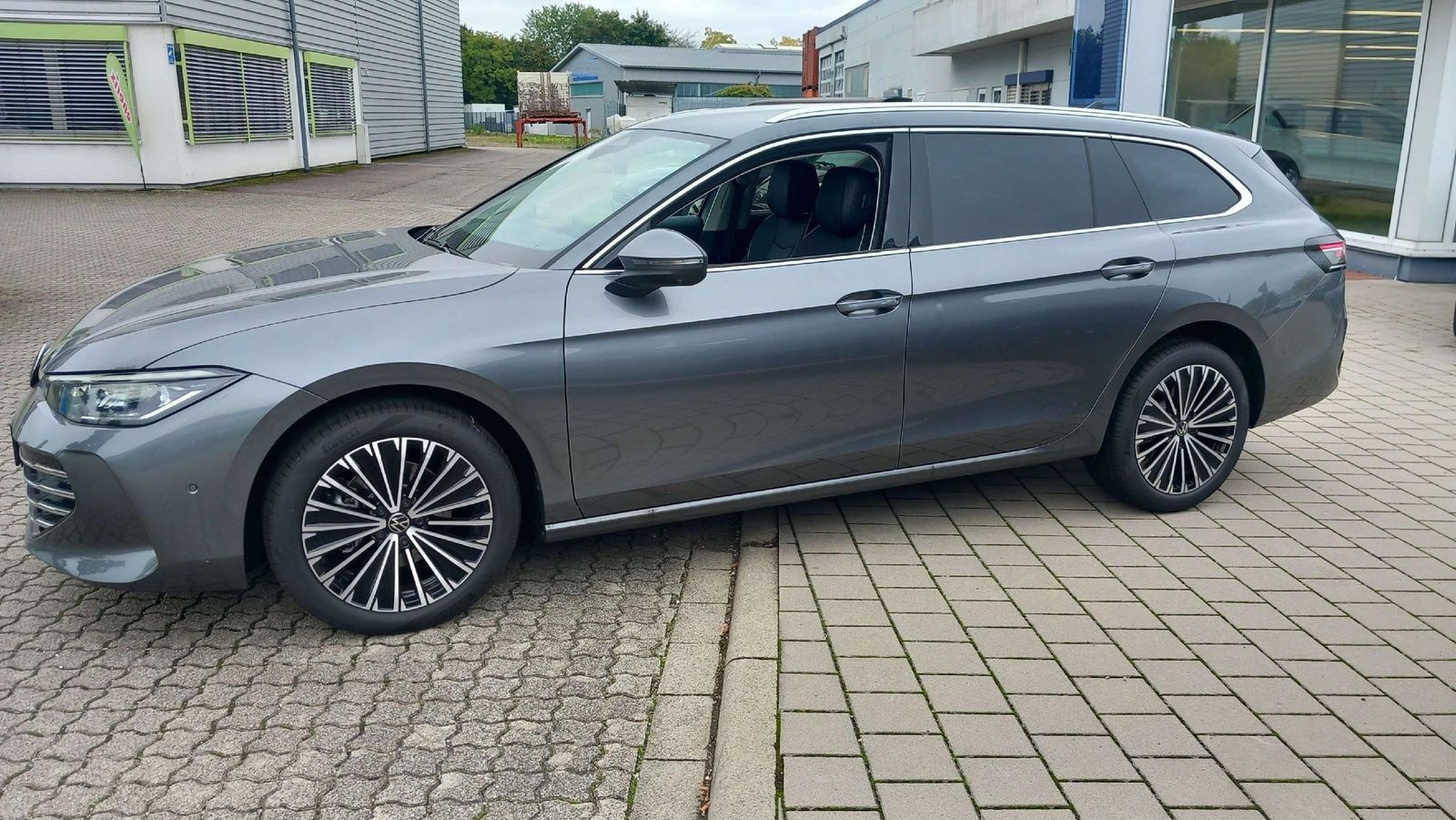 Volkswagen Passat Variant 1.5 eTSI Elegance 110 kW foto 5