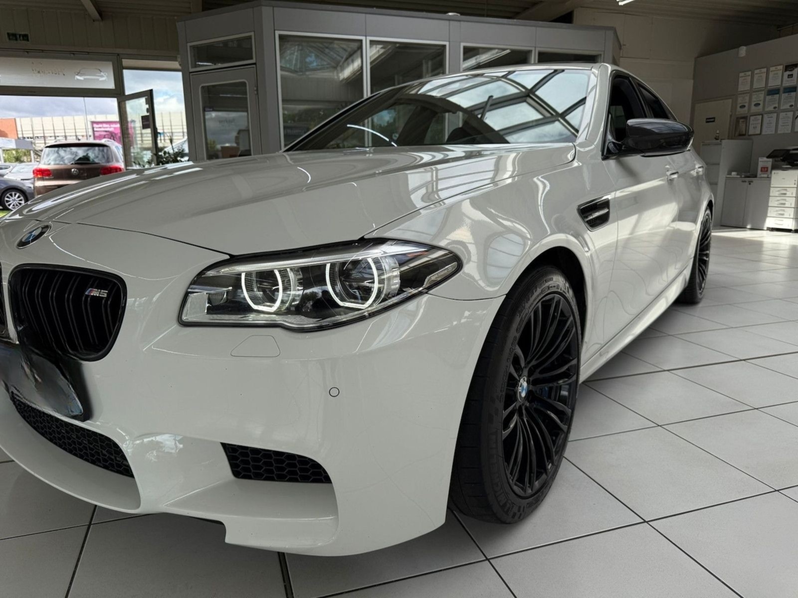BMW M5 Shadow-Line Head-Up Schiebedach LED H&K foto 24