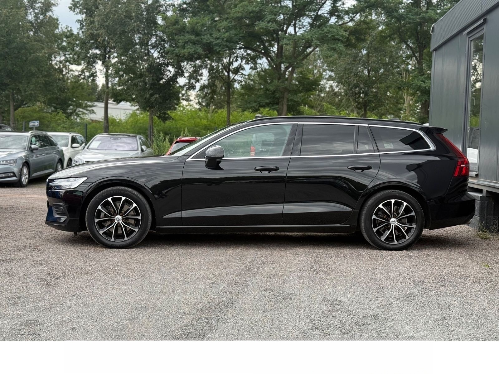 Volvo V60 Kombi Momentum Pro PANO AHK 4ZONEN ACC KAM foto 2