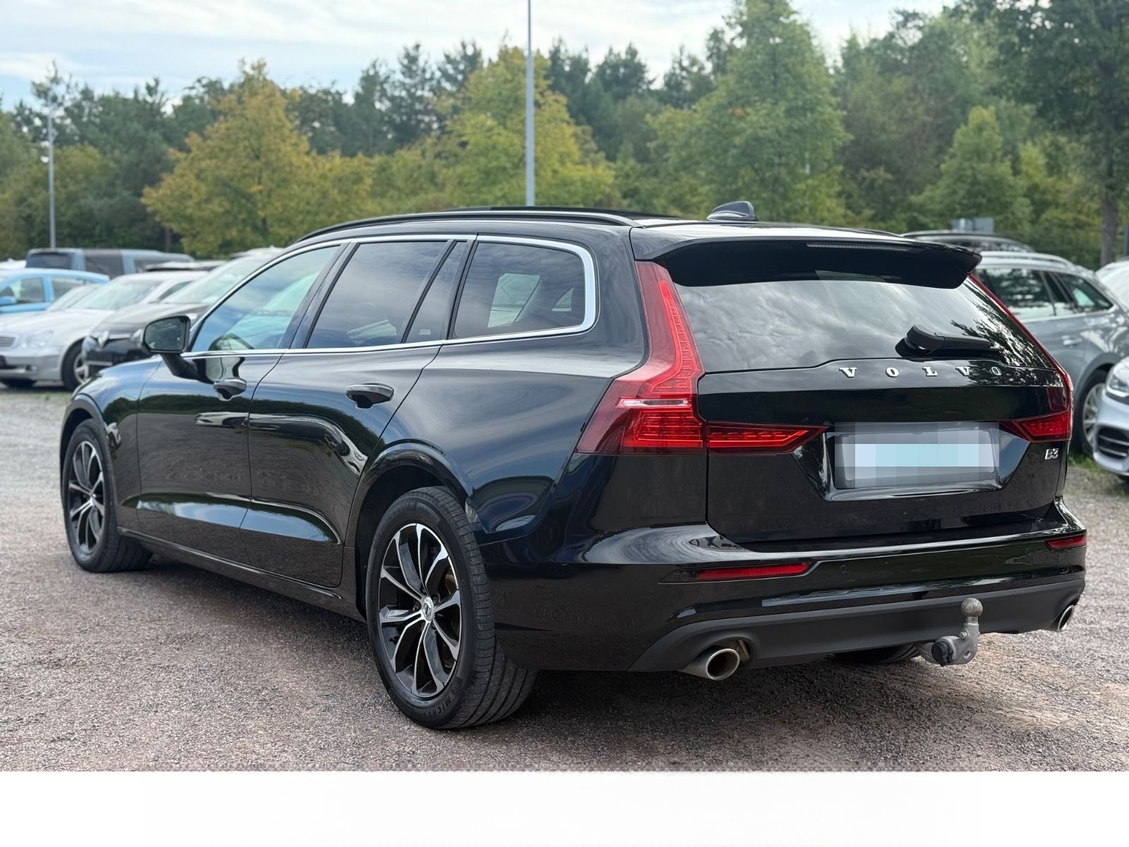 Volvo V60 Kombi Momentum Pro PANO AHK 4ZONEN ACC KAM foto 3