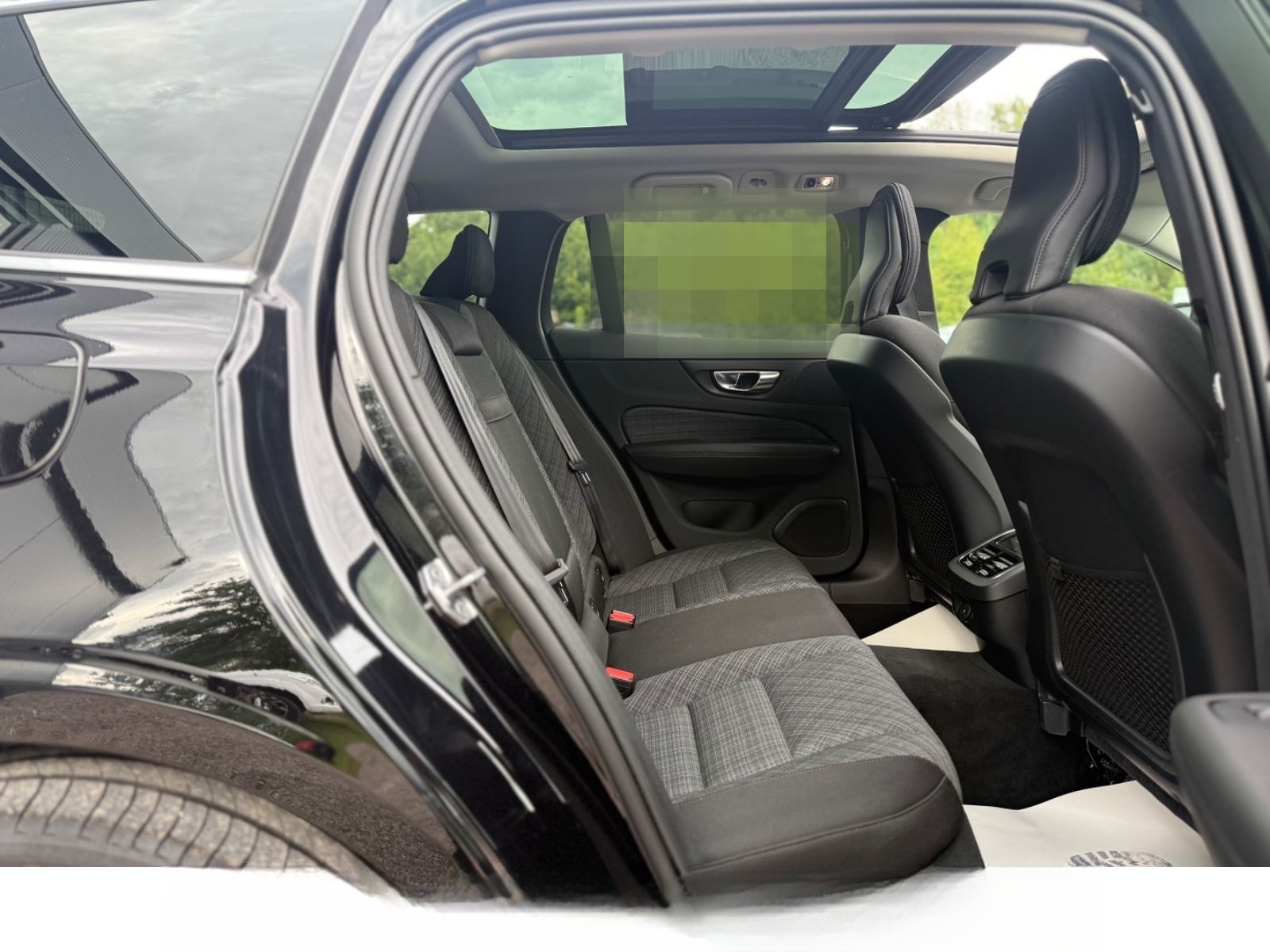 Volvo V60 Kombi Momentum Pro PANO AHK 4ZONEN ACC KAM foto 22