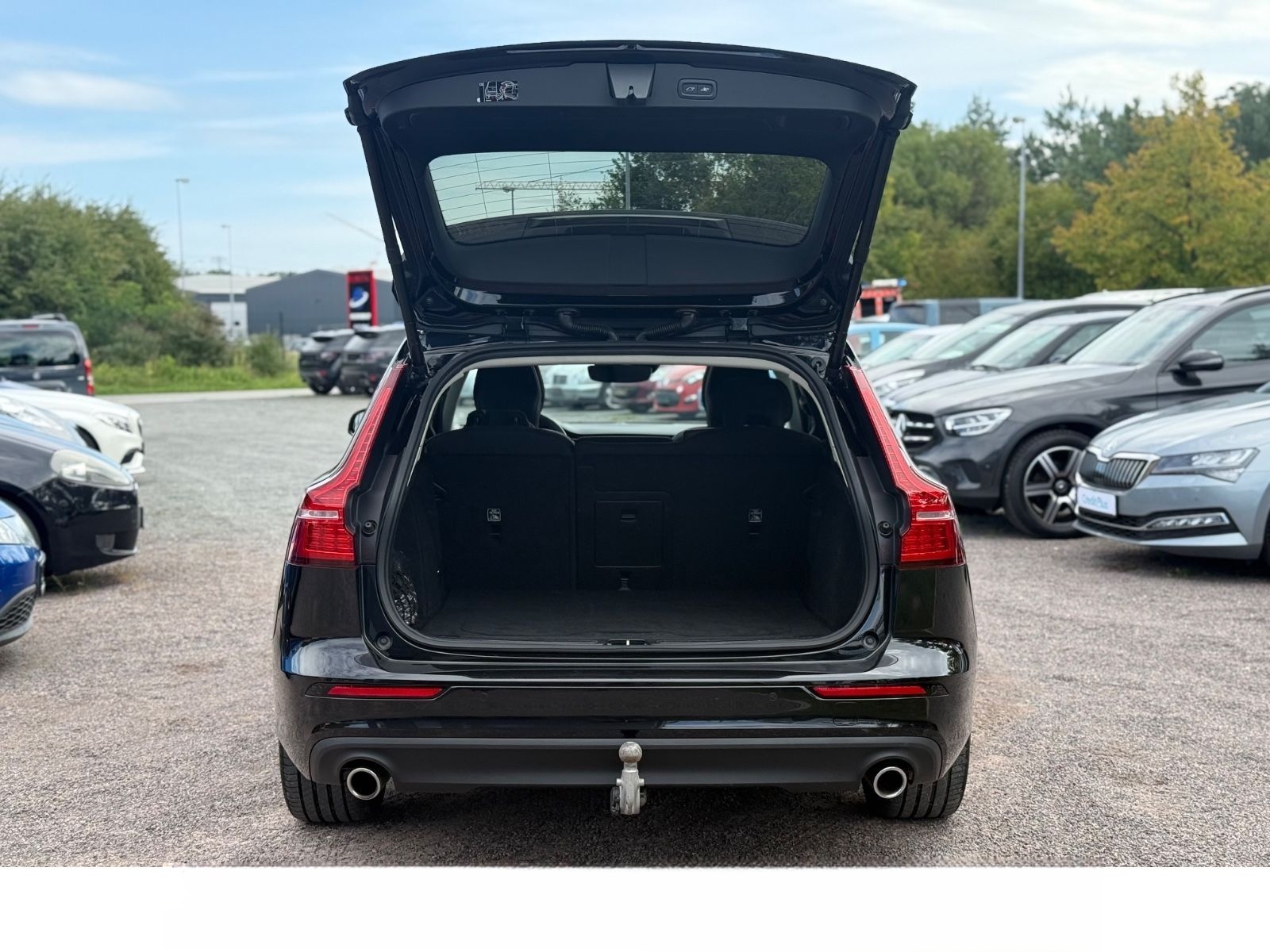 Volvo V60 Kombi Momentum Pro PANO AHK 4ZONEN ACC KAM foto 5