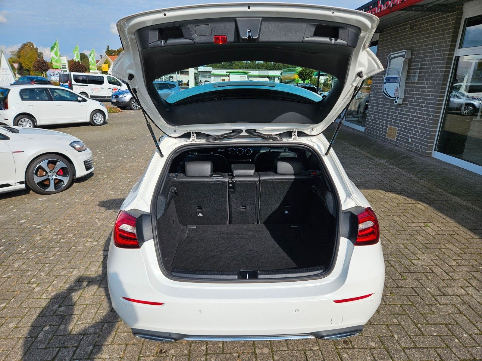 Mercedes-Benz A 220 KAM NAV AUTOMATIK SHZ LEDER foto 8