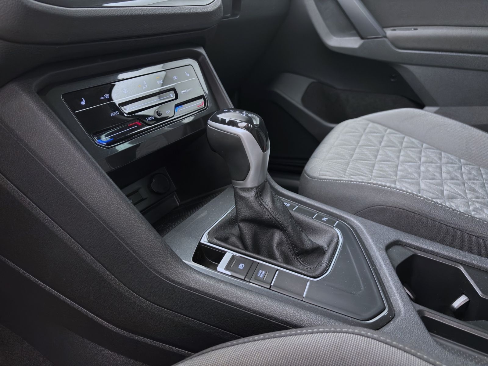 Volkswagen Tiguan 2.0 TDI DSG LIFE NAVI KAMERA KLIMA PDC foto 13