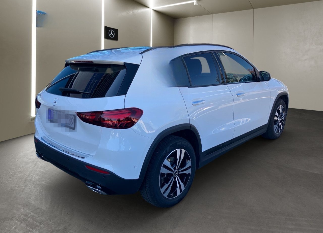 Mercedes-Benz GLA 180 Progressive NIGHT+HANDS-FREE+PANO+360° foto 5