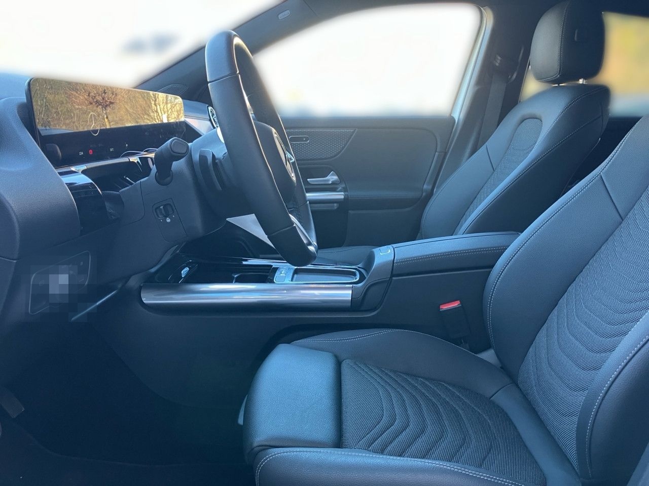 Mercedes-Benz GLA 180 Progressive NIGHT+HANDS-FREE+PANO+360° foto 9