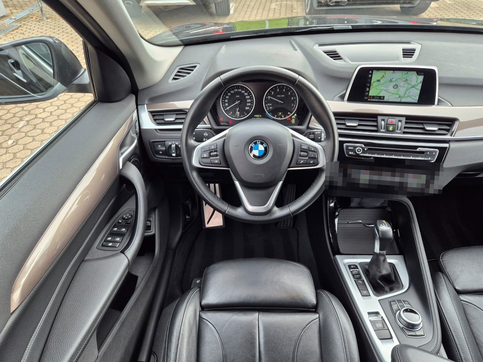 BMW X1 xDrive 20i xLine Automatik Panorama Leder foto 13