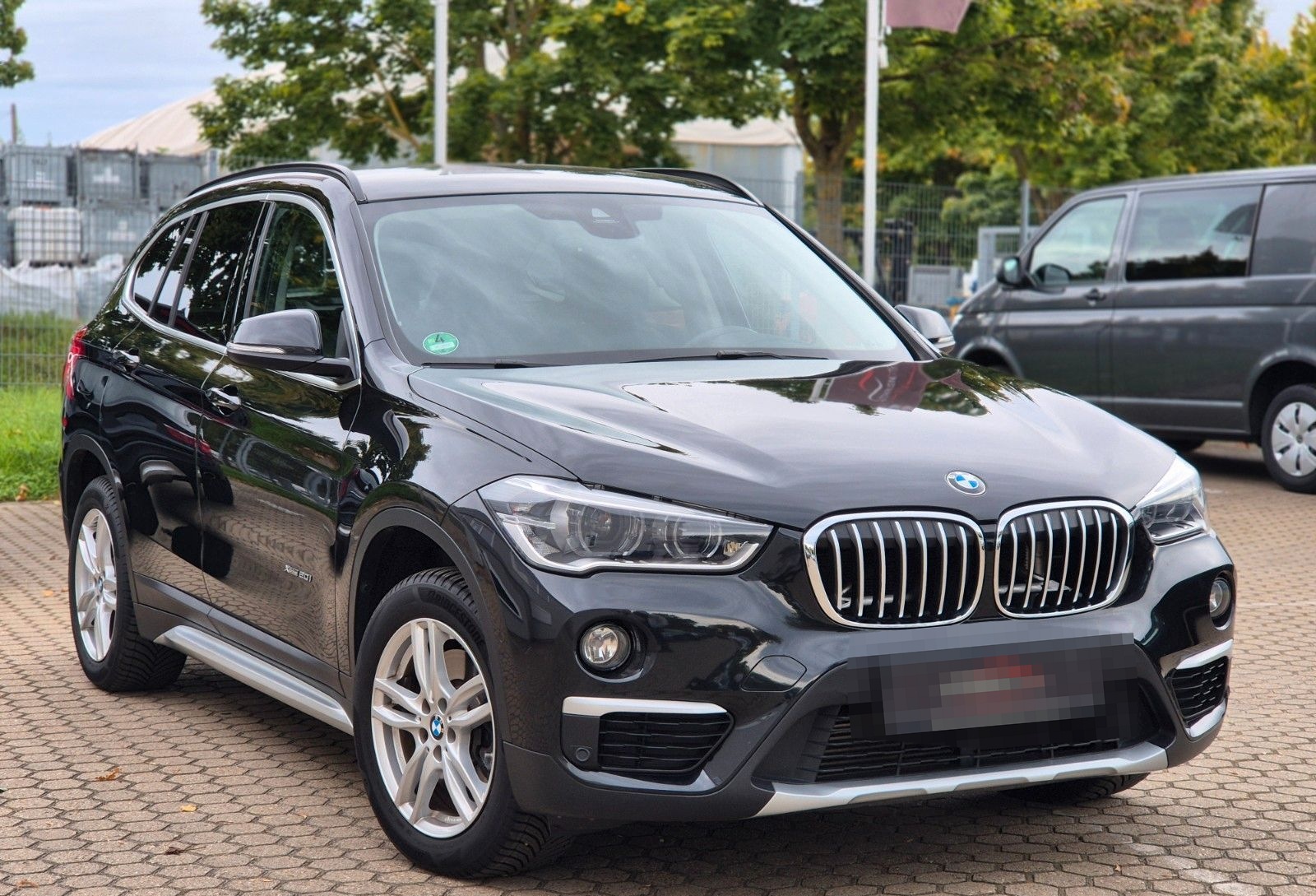 BMW X1 xDrive 20i xLine Automatik Panorama Leder foto 3