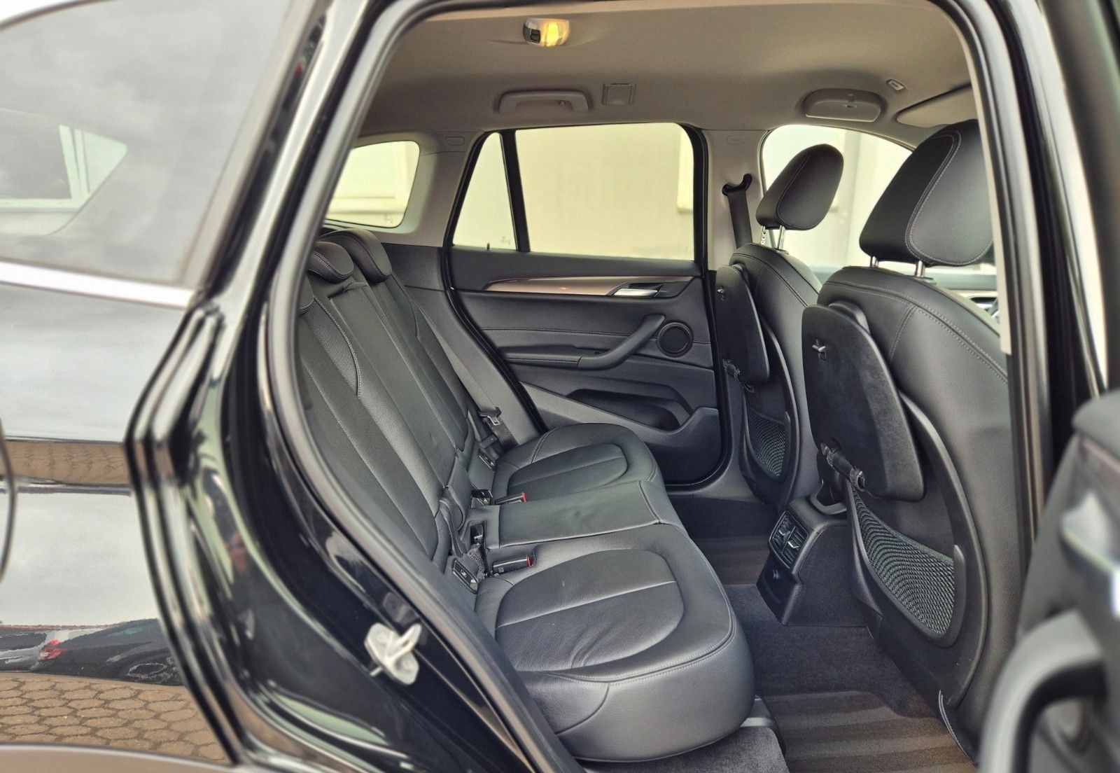 BMW X1 xDrive 20i xLine Automatik Panorama Leder foto 26
