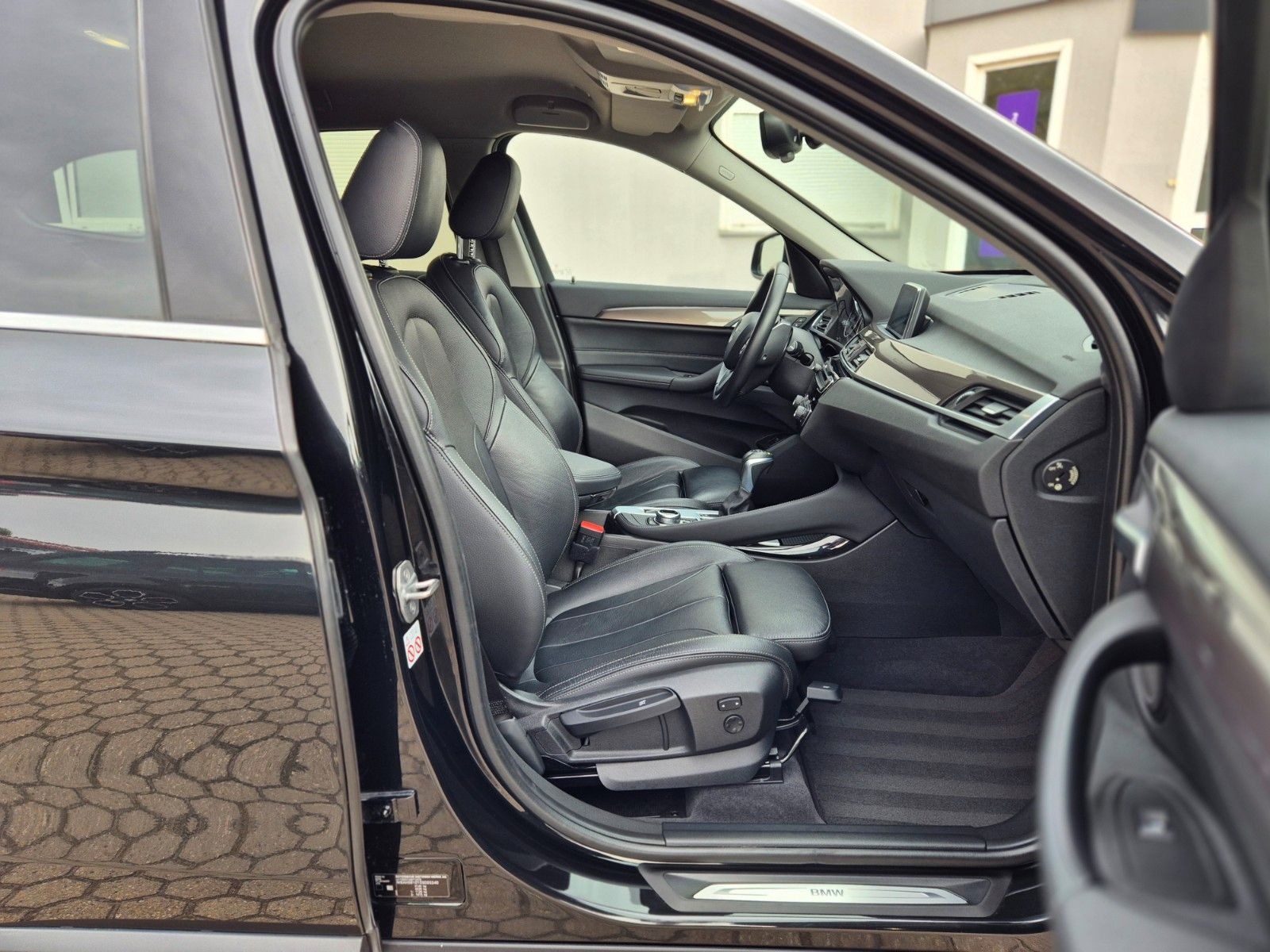 BMW X1 xDrive 20i xLine Automatik Panorama Leder foto 29