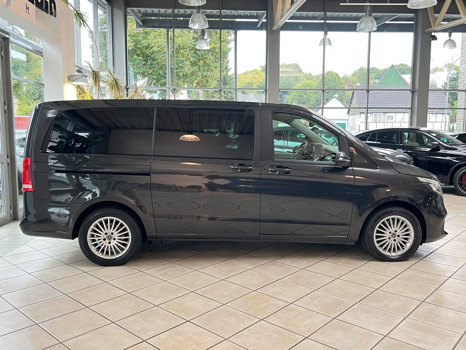 Mercedes-Benz V 250 d Avantgarde lang AHK|Standhz|RFK|7-Sitzer foto 2