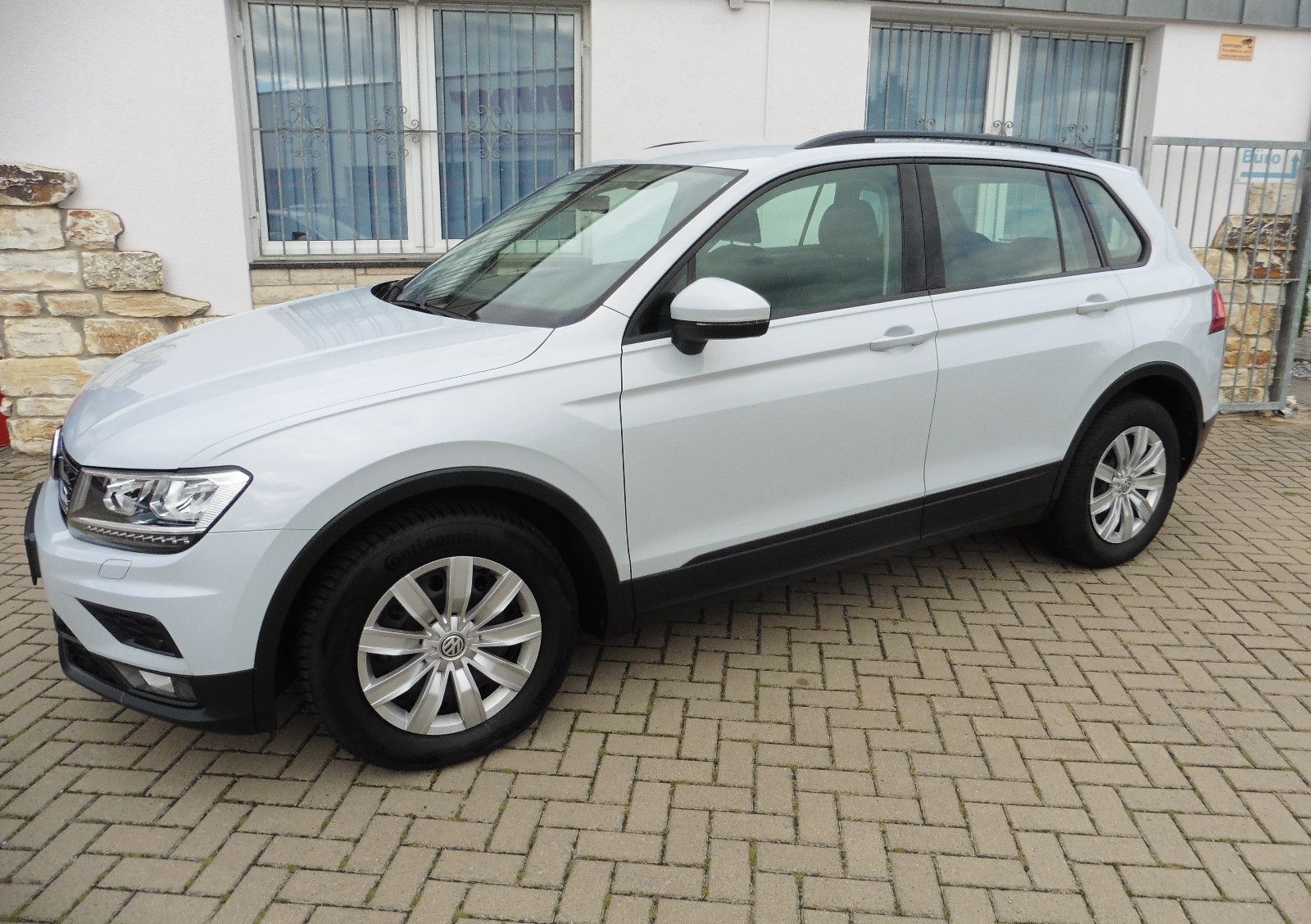 Volkswagen Tiguan 1,4 Trendline*LED*NAVI*AHK*PDC*SHZ... foto 5