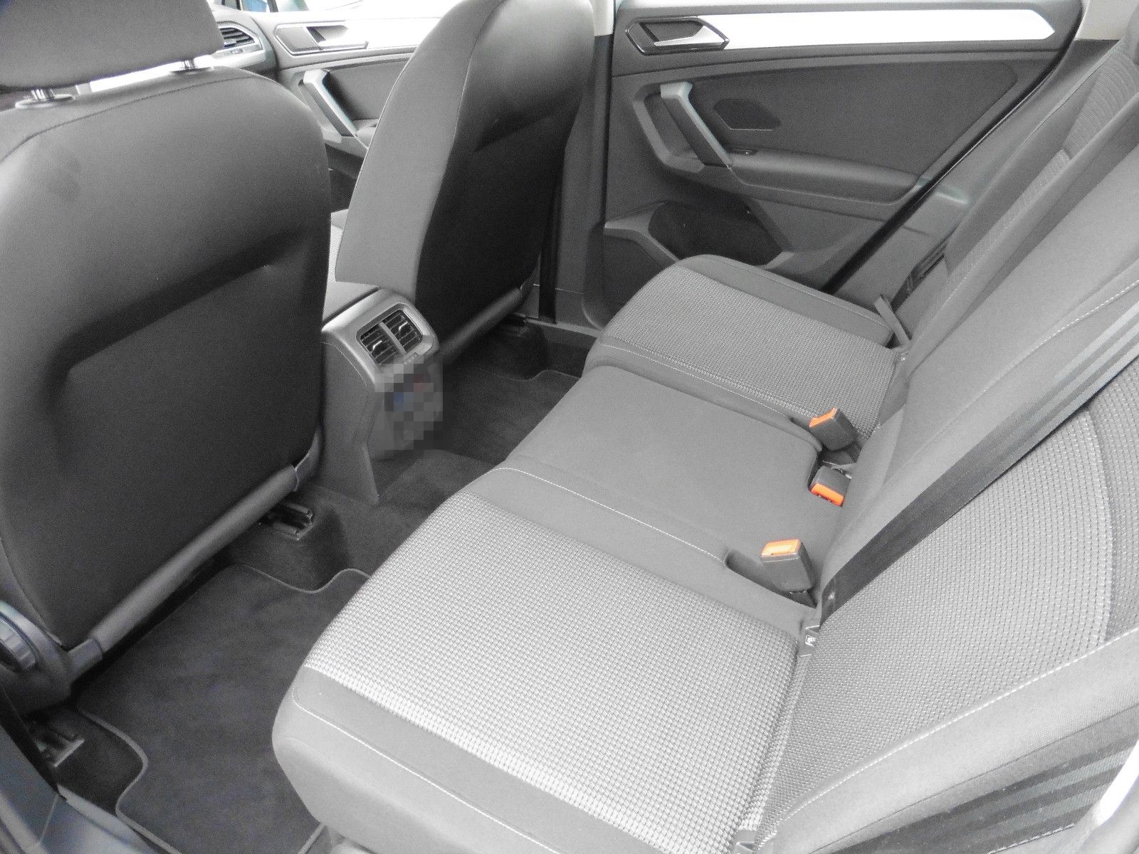 Volkswagen Tiguan 1,4 Trendline*LED*NAVI*AHK*PDC*SHZ... foto 6