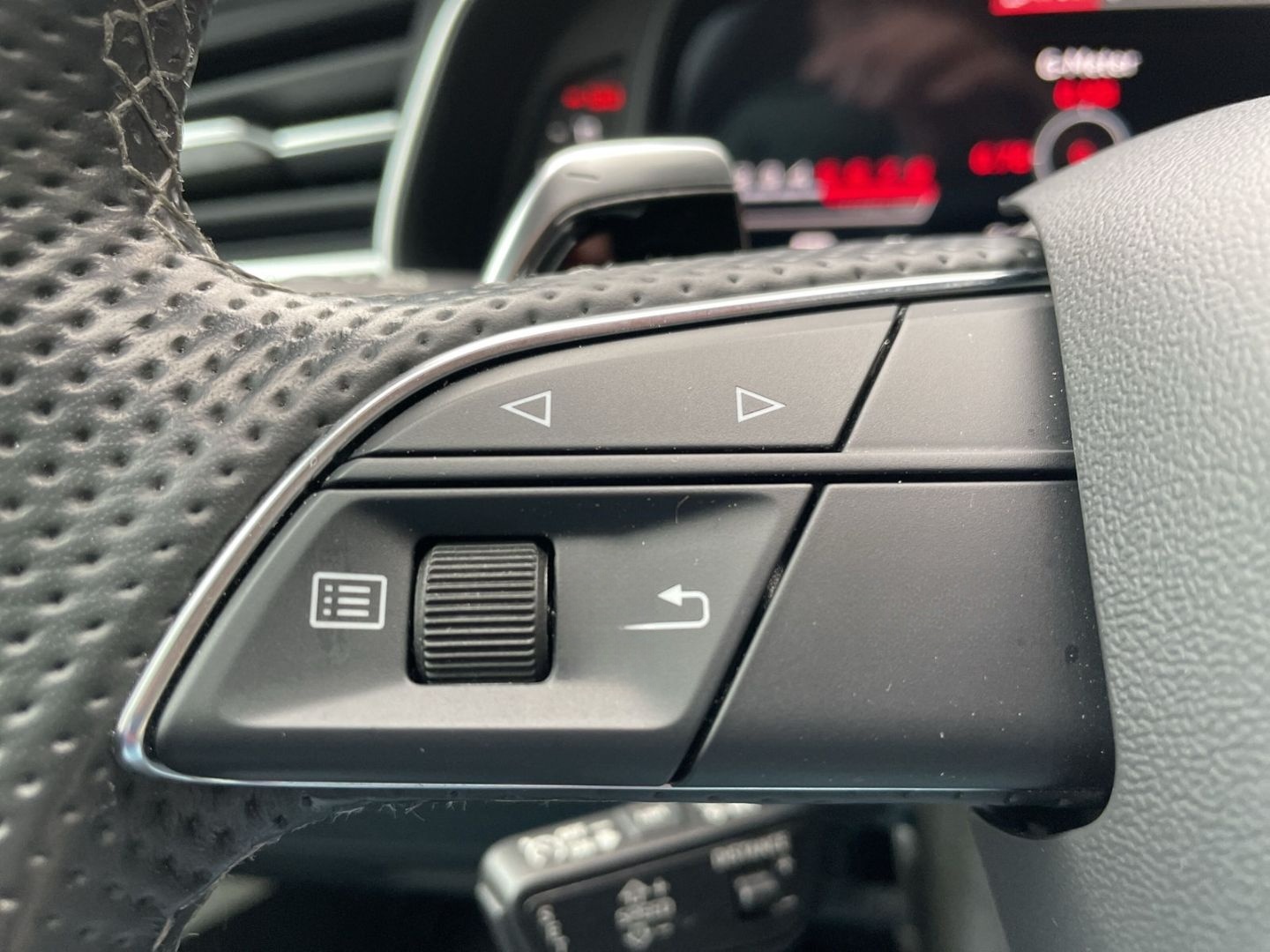 Audi RSQ8 4,0 TFSI qu Matrix AHK Standhzg Pano Memory foto 16