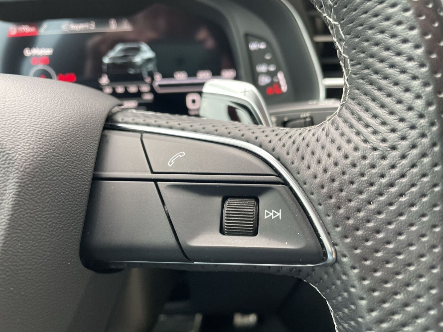 Audi RSQ8 4,0 TFSI qu Matrix AHK Standhzg Pano Memory foto 17