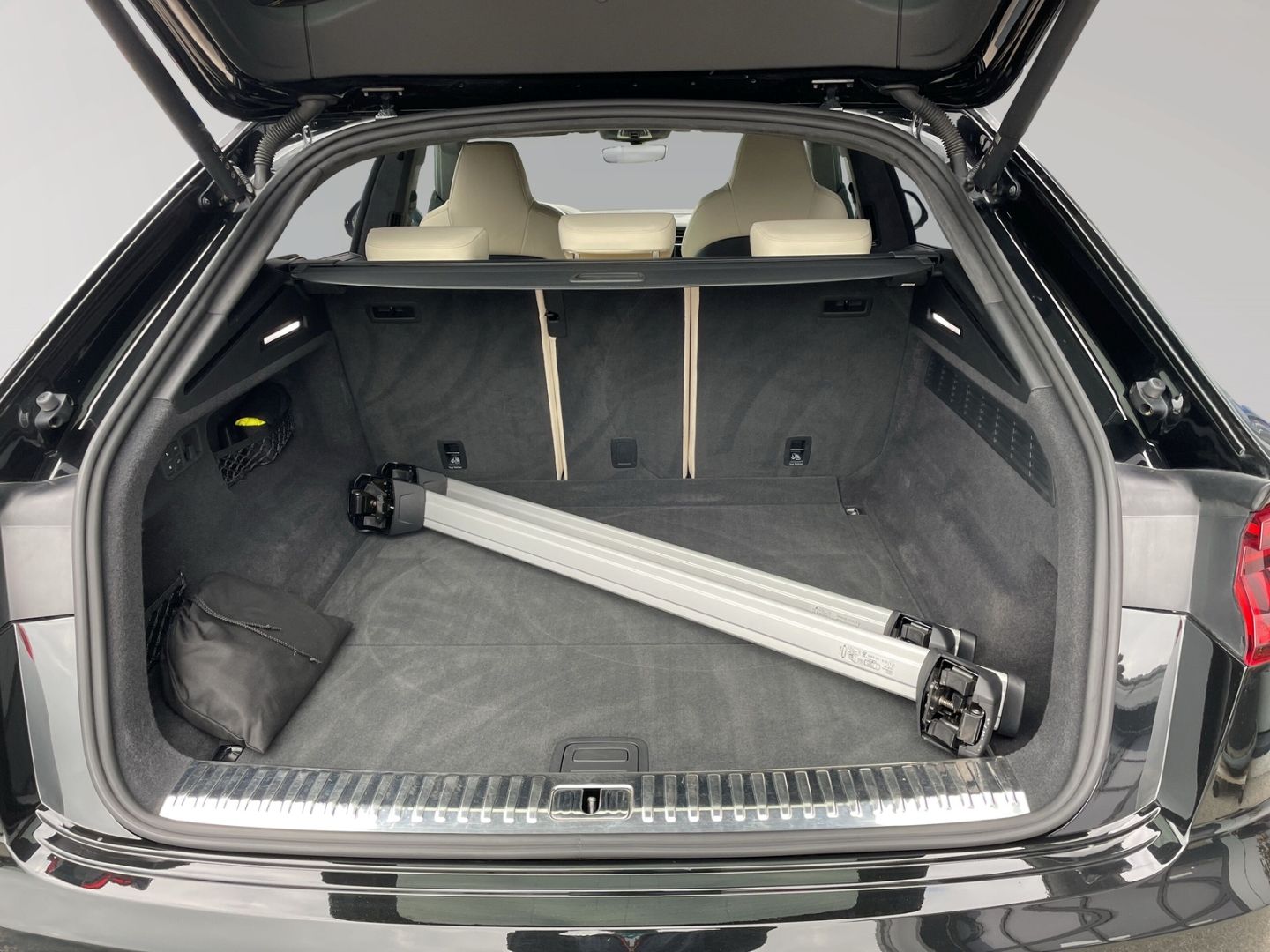 Audi RSQ8 4,0 TFSI qu Matrix AHK Standhzg Pano Memory foto 9