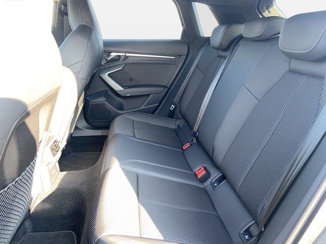 Audi A3 Sportback 45TFSIe S-line Matrix LED Scheinwer foto 9