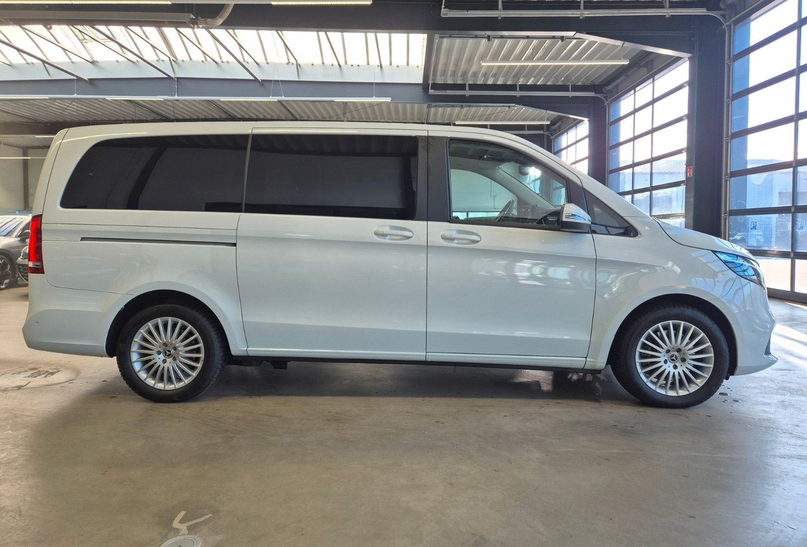 Mercedes-Benz V 250 d EDITION LANG MBUX LED STANDHZ AIRMATIC foto 4