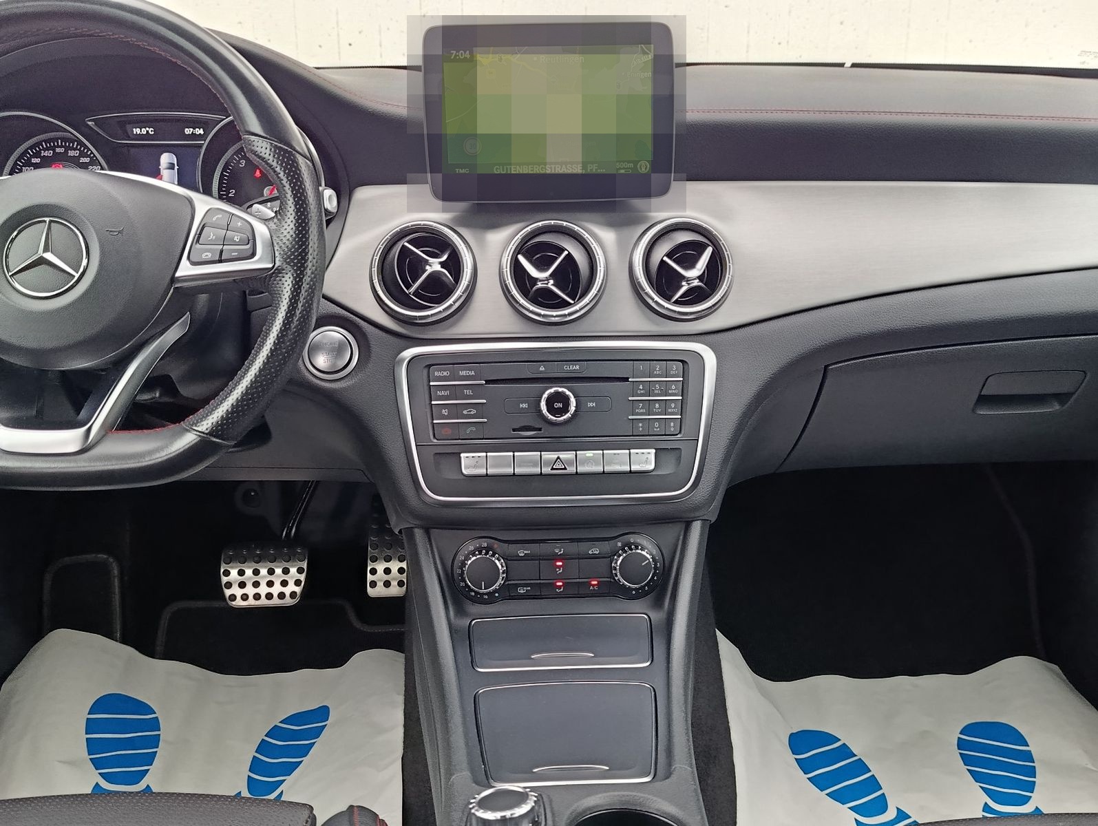 Mercedes-Benz CLA 220 d 4Matic AMG Leder Navi LED Car/Play foto 17