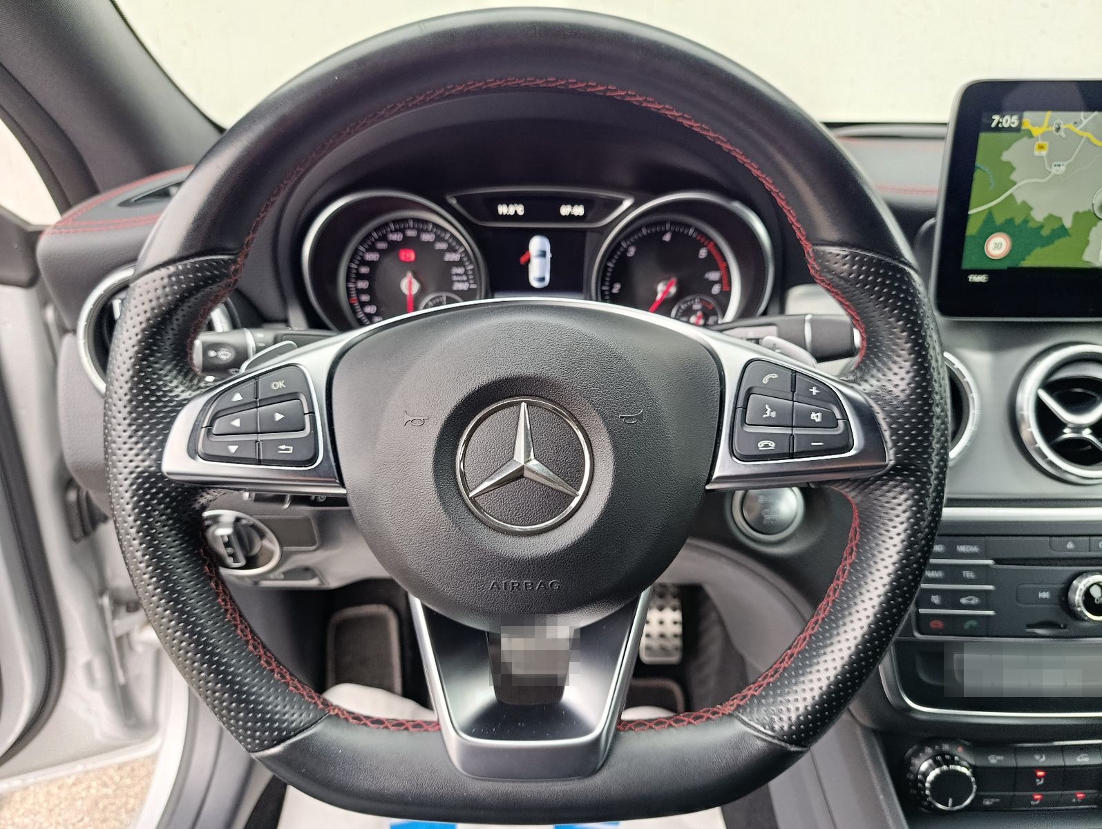 Mercedes-Benz CLA 220 d 4Matic AMG Leder Navi LED Car/Play foto 18