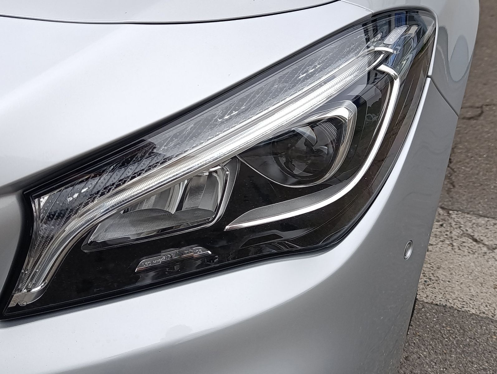 Mercedes-Benz CLA 220 d 4Matic AMG Leder Navi LED Car/Play foto 8