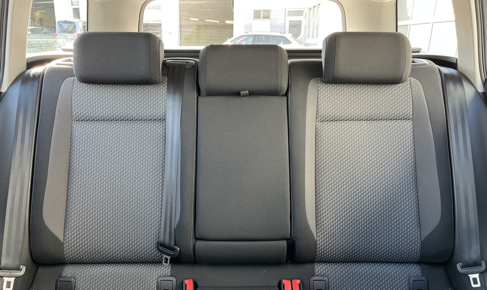 Volkswagen Passat Variant 1.5 TSI R-Line Optik 135€ m.20% A foto 16